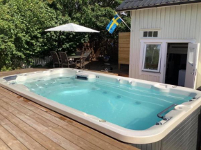 Cosy compact living with gym access., Heberg
